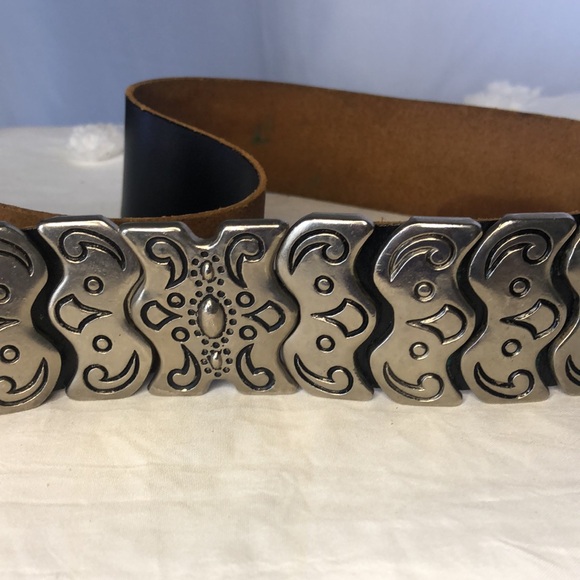 IN TRANSIT soft leather and silver metal waist belt. Size Small to Medium. - Picture 2 of 12